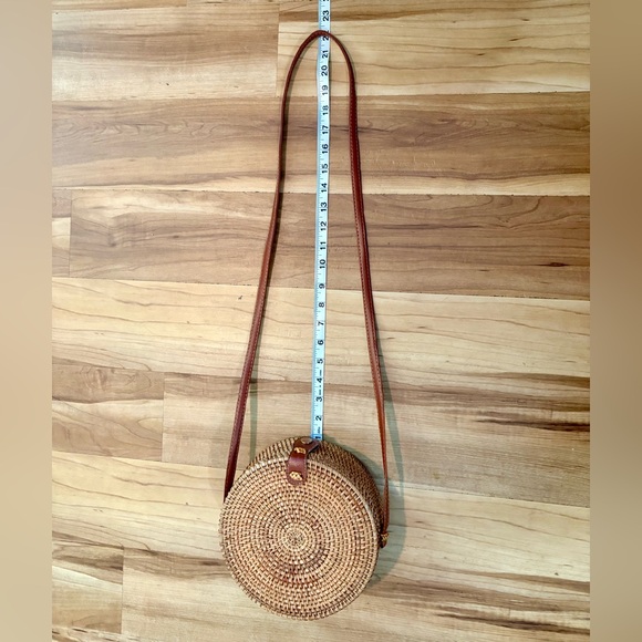 Like New! Round Ratan Crossbody Bag, Brown with Floral Lining and Snap Closure - Picture 7 of 7